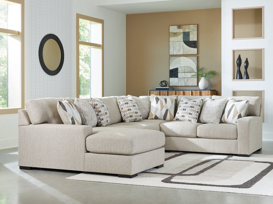 Laurelgrove Sectional with Chaise