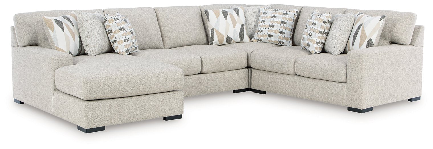 Laurelgrove Sectional with Chaise