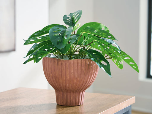 Orban Vase - Furniture Home (Kansas City, MO)